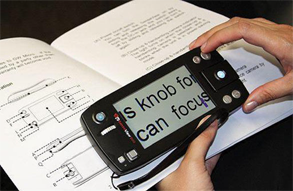 Electronic magnifier device